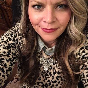 Meet your Posher, Adrienne